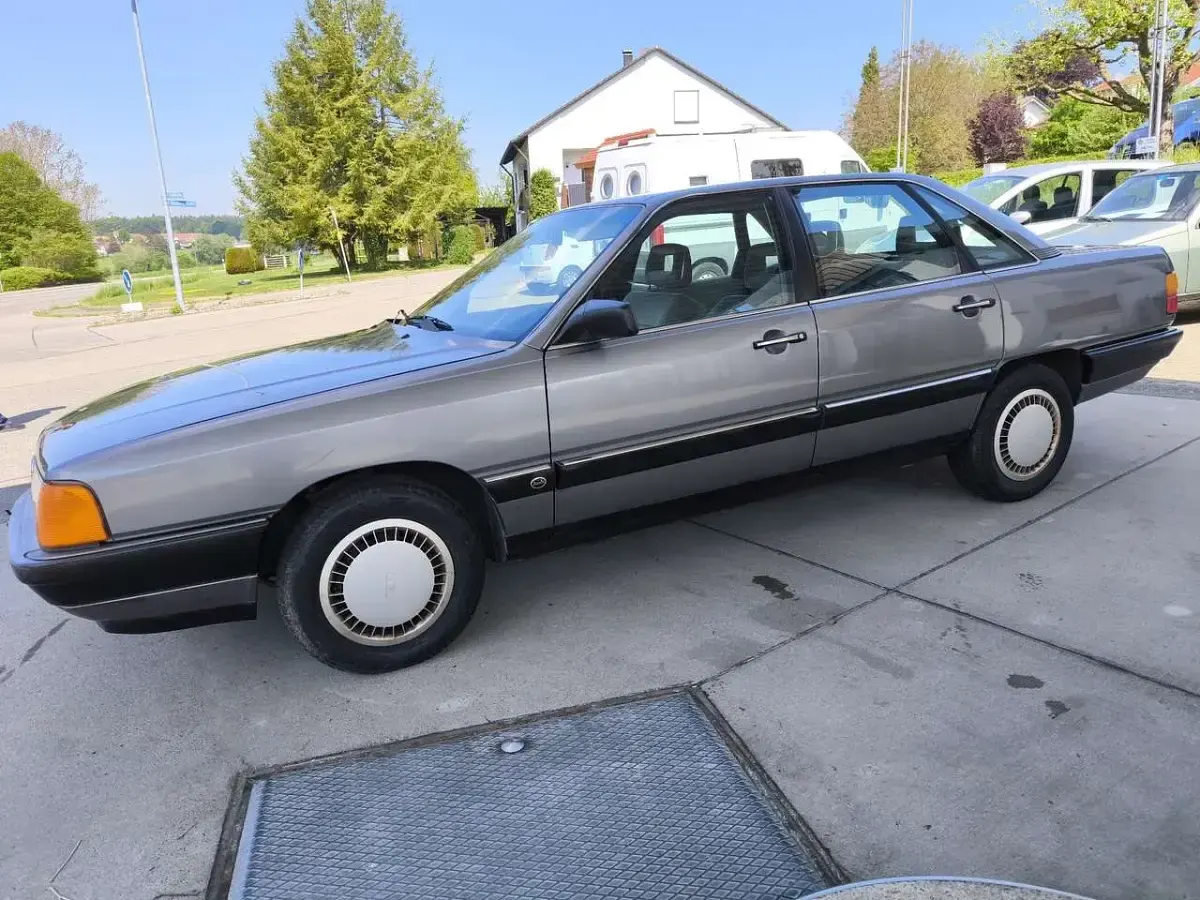Gebraucht Audi 100 136 PS (100 kW) 1987 Grau Limousine