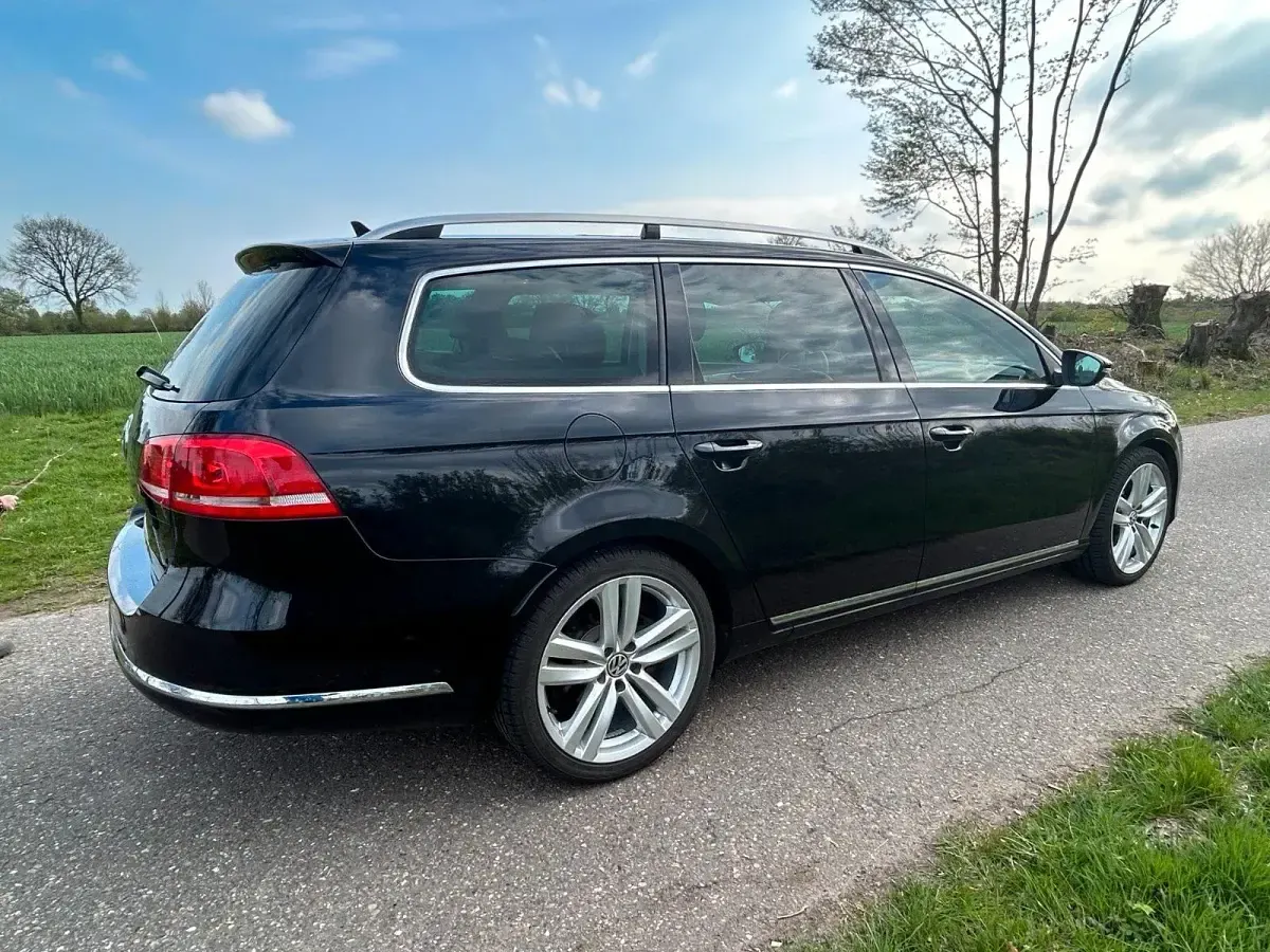Gebraucht VW Passat Highline 160 PS (117 kW) 2011 Schwarz Kombi