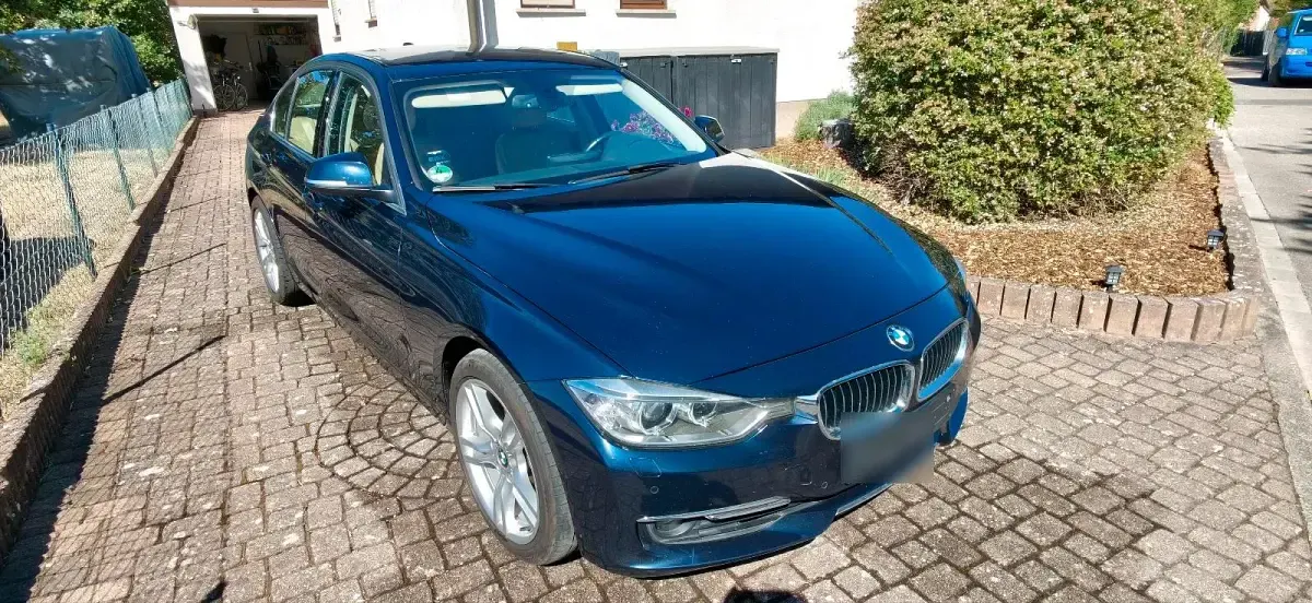 Gebraucht BMW 330 Luxury Line 258 PS (189 kW) 2012 Blau Limousine