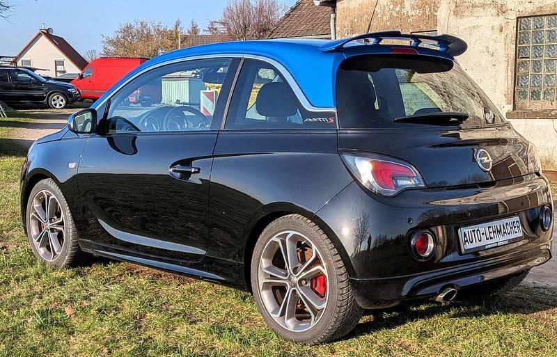 Gebraucht Opel Adam S 150 PS (110 kW) 2016 Onyx schwarz/dach blau Kleinwagen