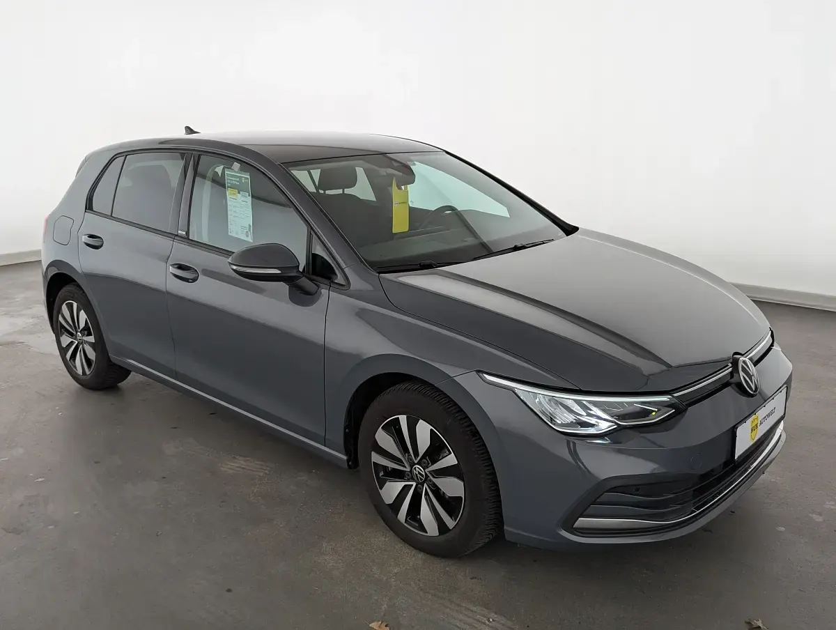 Gebraucht VW Golf VIII Move 131 PS (96 kW) 2023 Delfingrau metallic Limousine