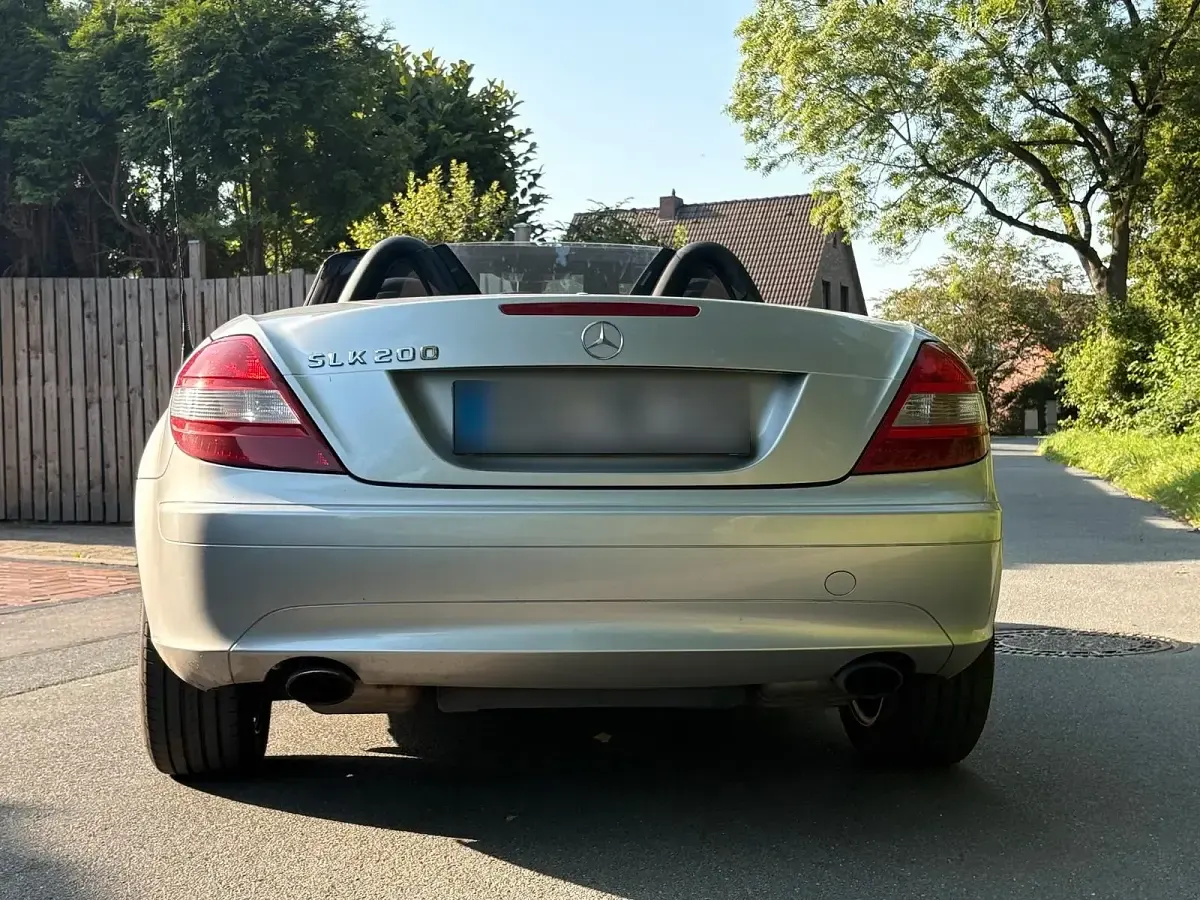Second-hand Mercedes SLK200 163 CP (119 kW) 2007 Argintiu Cabrio