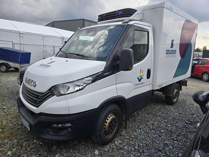 Second-hand Iveco Daily 156 CP (114 kW) 2023 Alb Monovolum