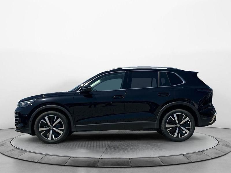 Gebraucht VW Tiguan Elegance 150 PS (110 kW) 2025 Deep black perleffekt SUV