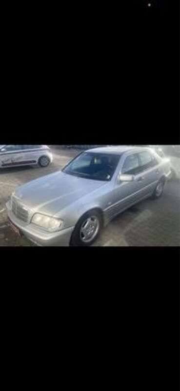 Silber Gebraucht 1999 Mercedes C180 Limousine | 2.999 € (Fairer Preis) - Bild 1/4