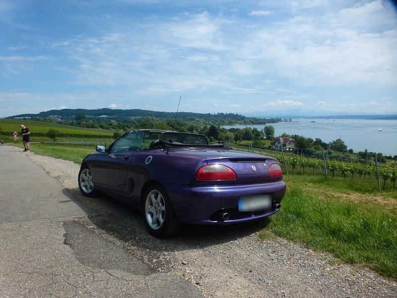 Używany MG F 120 KM (88 kW) 1996 Purpurowy Kabriolet