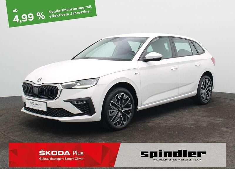 Candyweiss Gebraucht 2025 Skoda Scala Selection Kleinwagen | 23.980 € (Etwas zu teuer) - Bild 1/3