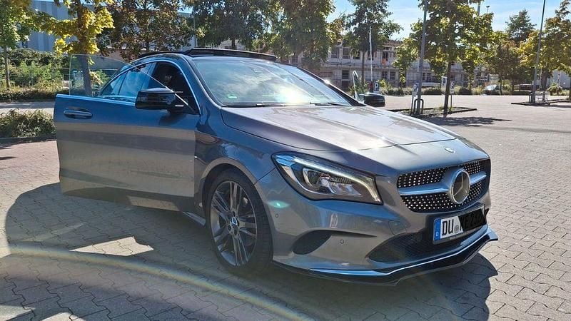 Grau Gebraucht 2016 Mercedes CLA220 Shooting Brake Kombi | 18.500 € (Etwas zu teuer) - Bild 1/4