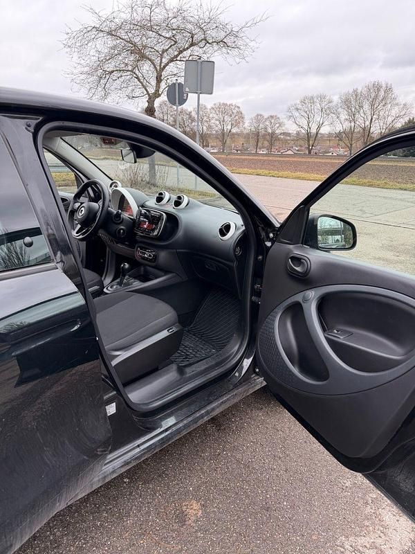 Gebraucht Smart ForFour Electric Drive 60 kW (82 PS) 2020 Schwarz Kleinwagen