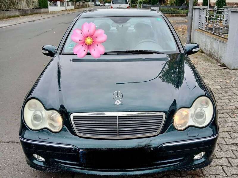 Grün Gebraucht 2004 Mercedes C320 Avantgarde Limousine | 4.200 € (Fairer Preis) - Bild 1/4