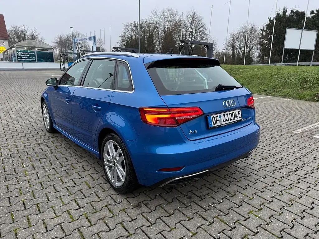 Gebraucht Audi e-tron Design 204 PS (150 kW) 2020 Blau SUV