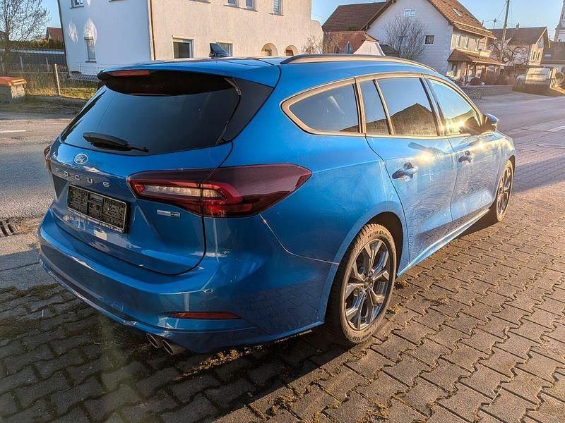 Gebraucht Ford Focus ST-Line 155 PS (114 kW) 2023 Blau Limousine