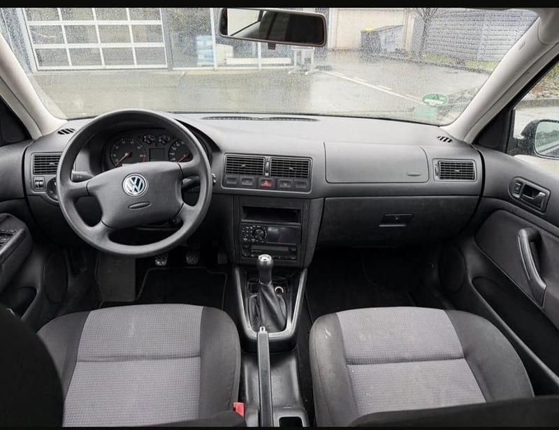Usata VW Golf IV 2002 Nero Utilitaria