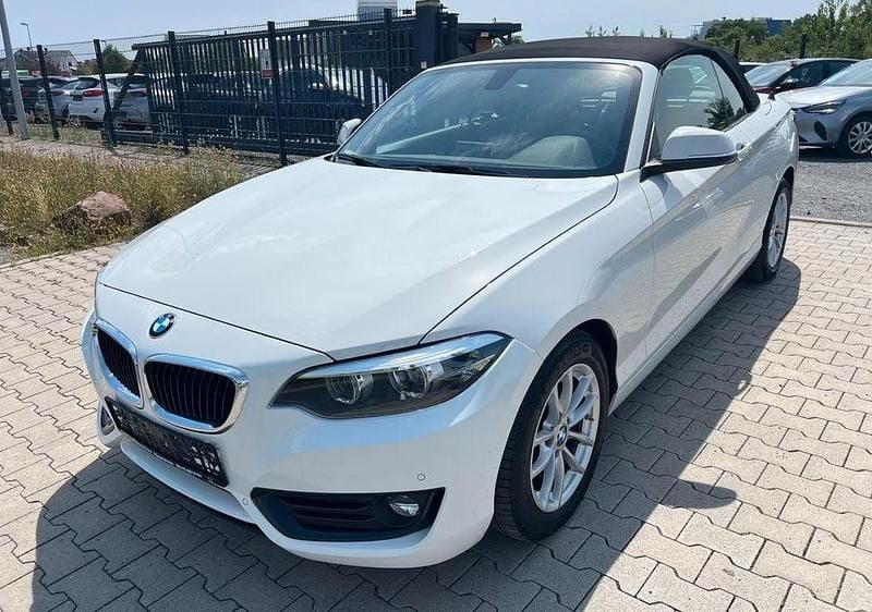 Weiß Gebraucht 2021 BMW 218 Advantage Cabrio | 16.050 € (Guter Preis) - Bild 1/3