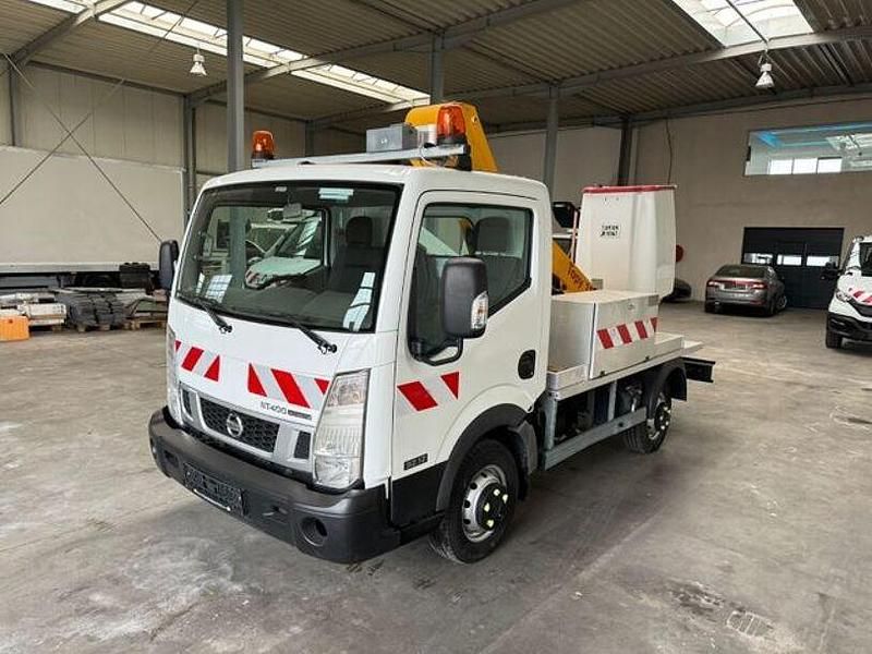 Weiss Gebraucht 2014 Nissan Cabstar Abholung | 18.921 € - Bild 1/4