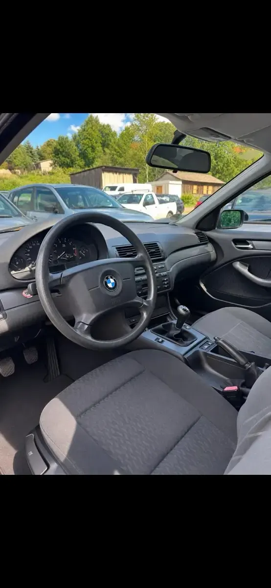 Gebraucht BMW 318 119 PS (87 kW) 1998 Rot Limousine