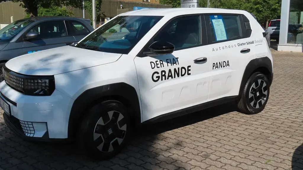 Neu Fiat Grande Panda 101 PS (74 kW) 2026 Weiß Kleinwagen