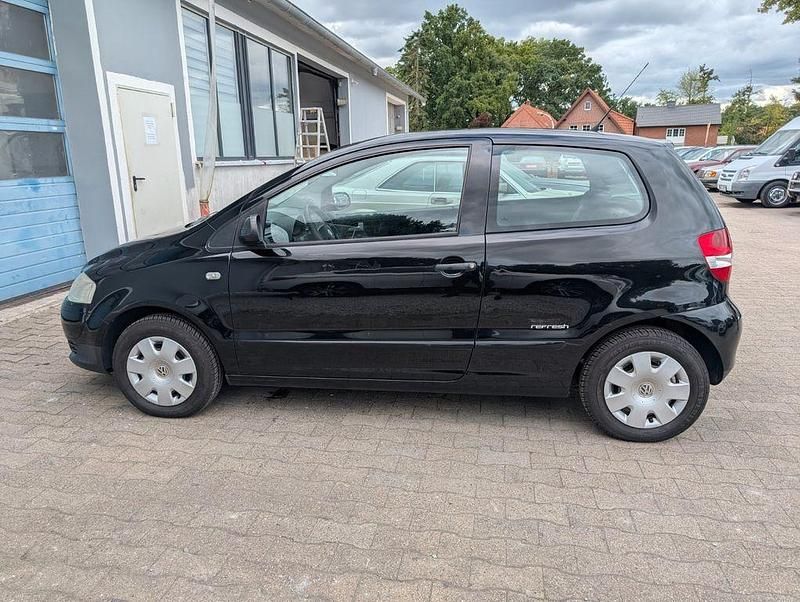 Second-hand VW Fox 54 CP (39 kW) 2009 Negru Hatchback