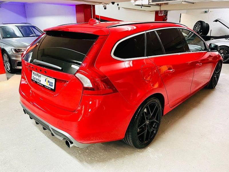 Gebraucht Volvo V60 R-Design 150 PS (110 kW) 2011 Rot Kombi