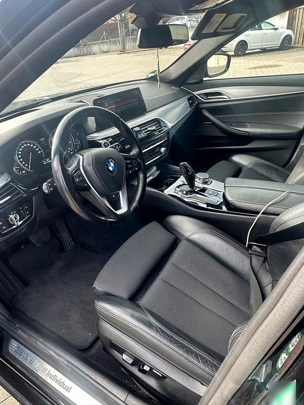 Gebraucht BMW 525 231 PS (169 kW) 2018 Schwarz Kombi