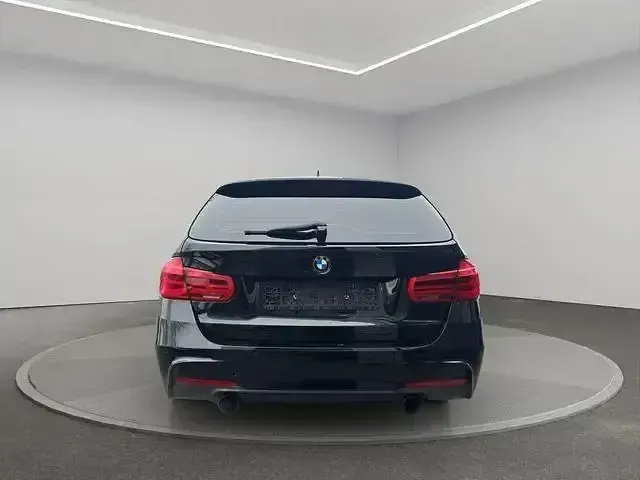 Gebraucht BMW 330 Sport Line 252 PS (185 kW) 2017 Schwarz Kombi