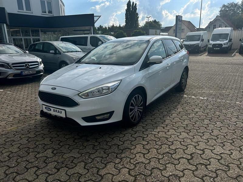 Weiß Gebraucht 2015 Ford Focus Kombi | 9.990 € (Teuer) - Bild 1/4