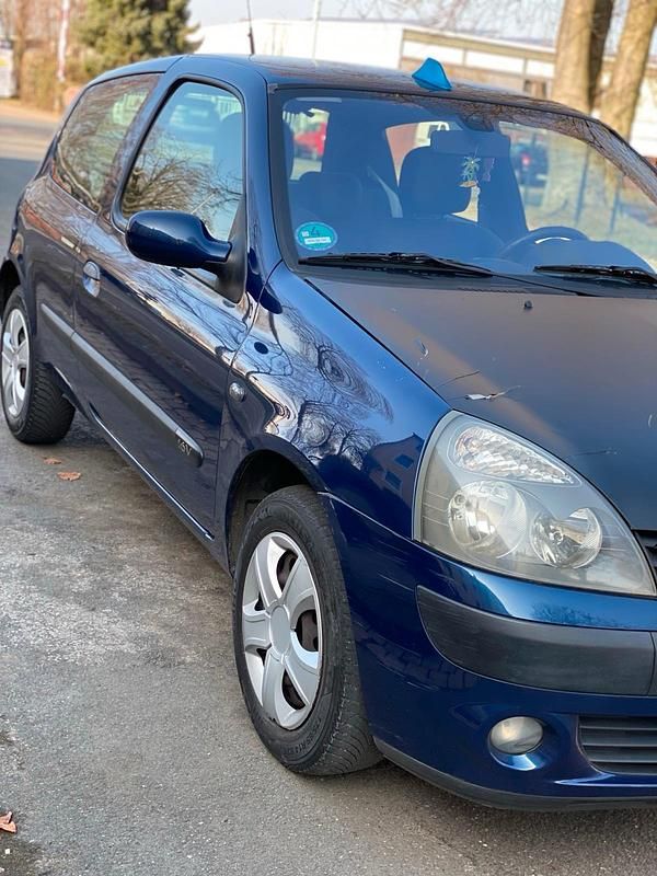 Gebraucht Renault Clio II 75 PS (55 kW) 2004 Blau Kleinwagen