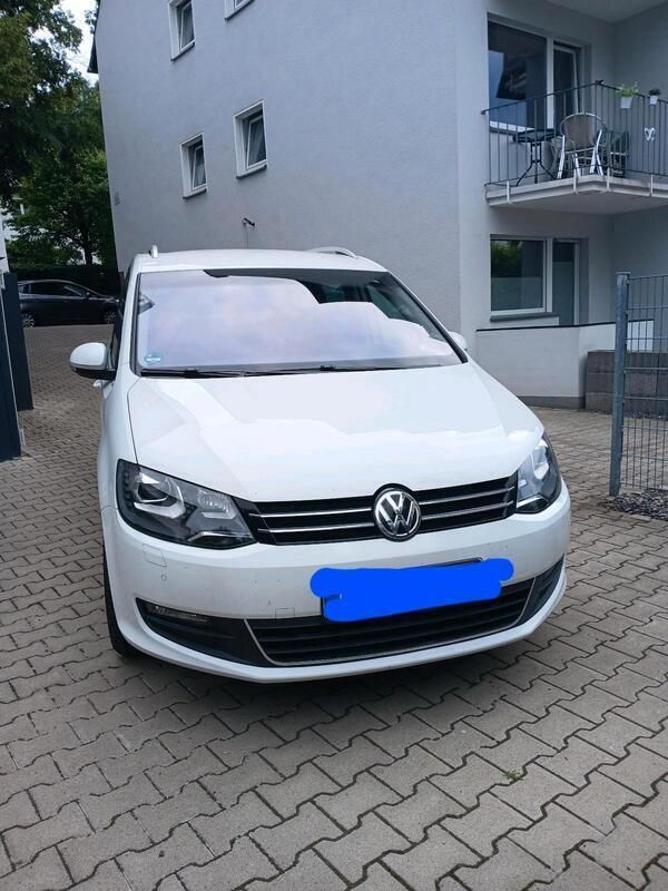 Weiß Gebraucht 2017 VW Sharan Van / Kleinbus | 21.550 € (Fairer Preis) - Bild 1/4