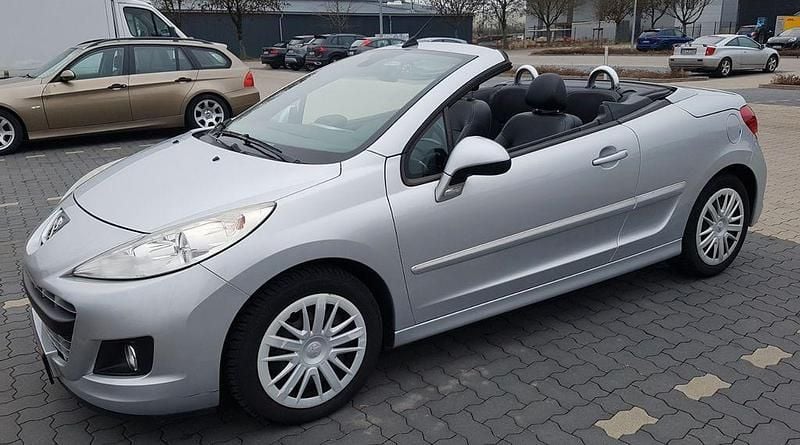 Gebraucht Peugeot 207 CC 156 PS (114 kW) 2013 Silber Cabrio