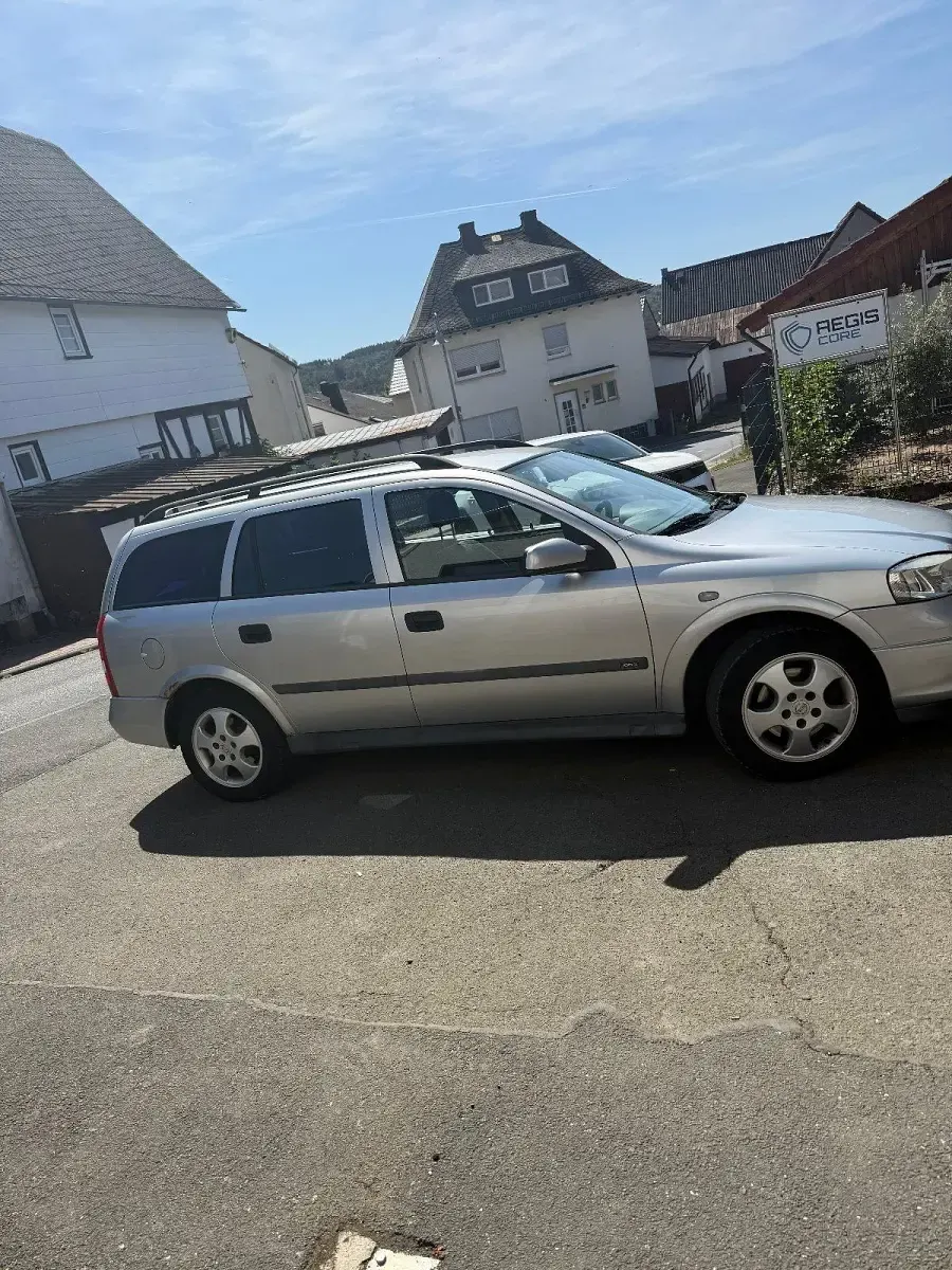 Gebraucht Opel Astra 116 PS (85 kW) 1999 Silber Kombi