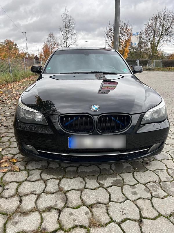 Gebraucht BMW 530 235 PS (172 kW) 2008 Schwarz Limousine