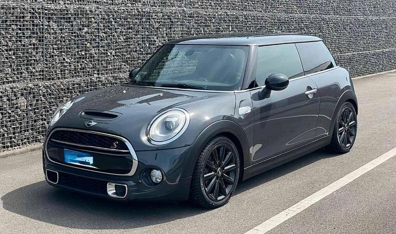 Grau Gebraucht 2016 Mini Cooper SD Kleinwagen | 13.400 € (Fairer Preis) - Bild 1/4