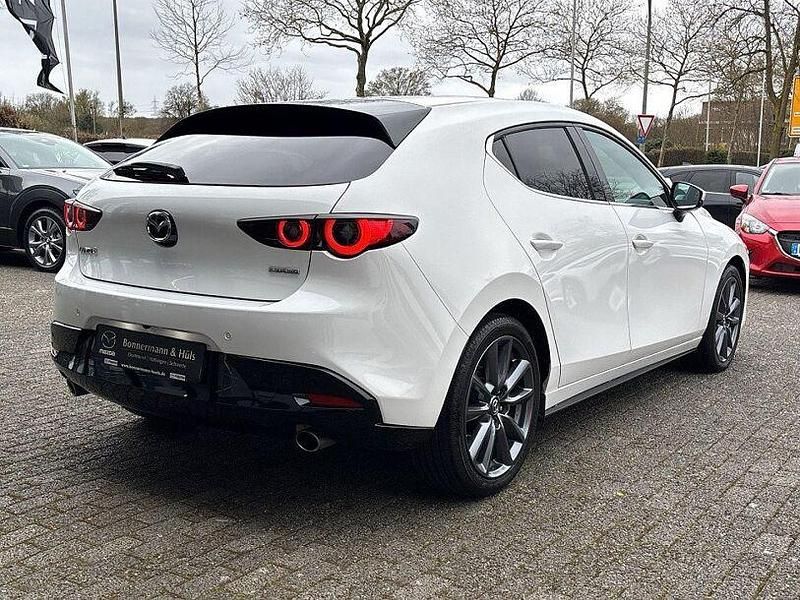 Gebraucht Mazda 3 Selection 122 PS (89 kW) 2023 Arctic white Limousine