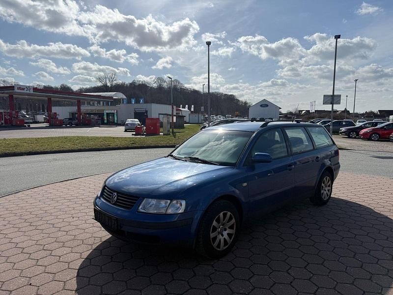 Gebraucht VW Passat 101 PS (74 kW) 1999 Blau Kombi
