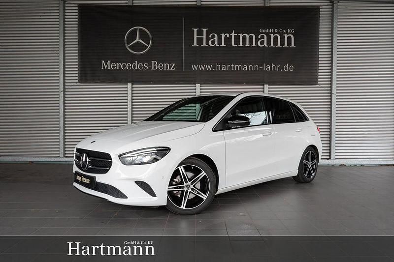 Weiß Gebraucht 2022 Mercedes 200 Progressive Limousine | 24.850 € (Fairer Preis) - Bild 1/4