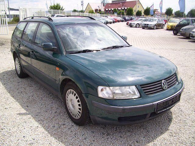 Gebraucht VW Passat Basis 101 PS (74 kW) 1997 Grün metallic Kombi