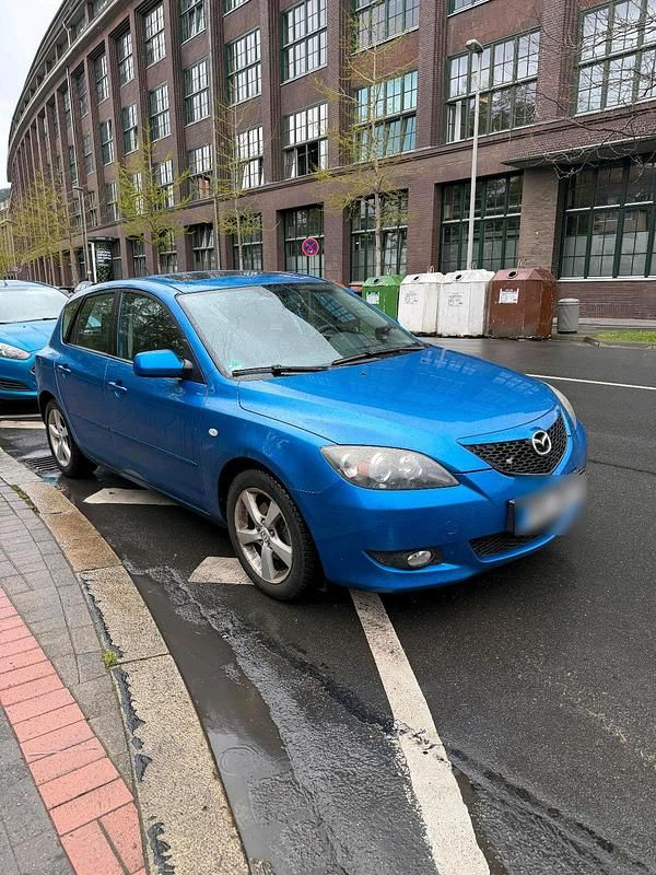 Usata Mazda 3 105 CV (77 kW) 2006 Blu Berlina