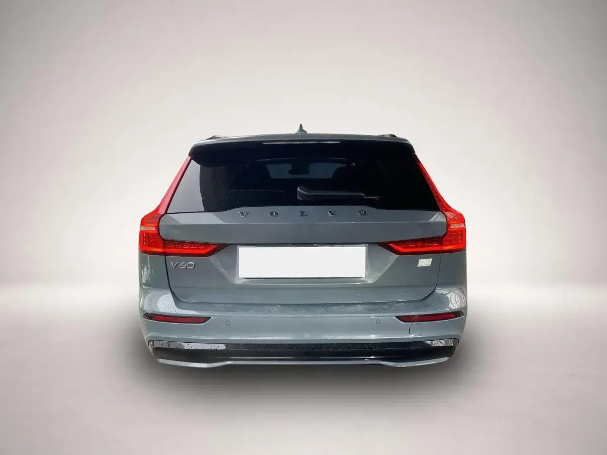Gebraucht Volvo V60 Plus 455 PS (334 kW) 2023 Manufacturer Kombi