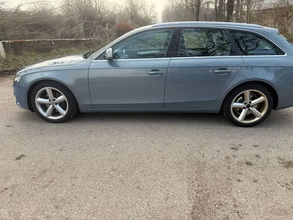 Gebraucht Audi A4 Ambiente 300 PS (220 kW) 2008 Blau Kombi
