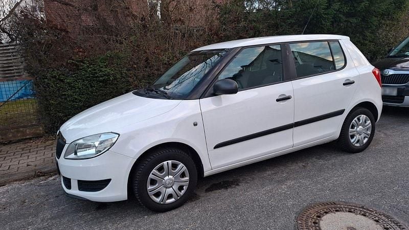 Gebraucht Skoda Fabia Cool Edition 60 PS (44 kW) 2014 Weiß Kleinwagen