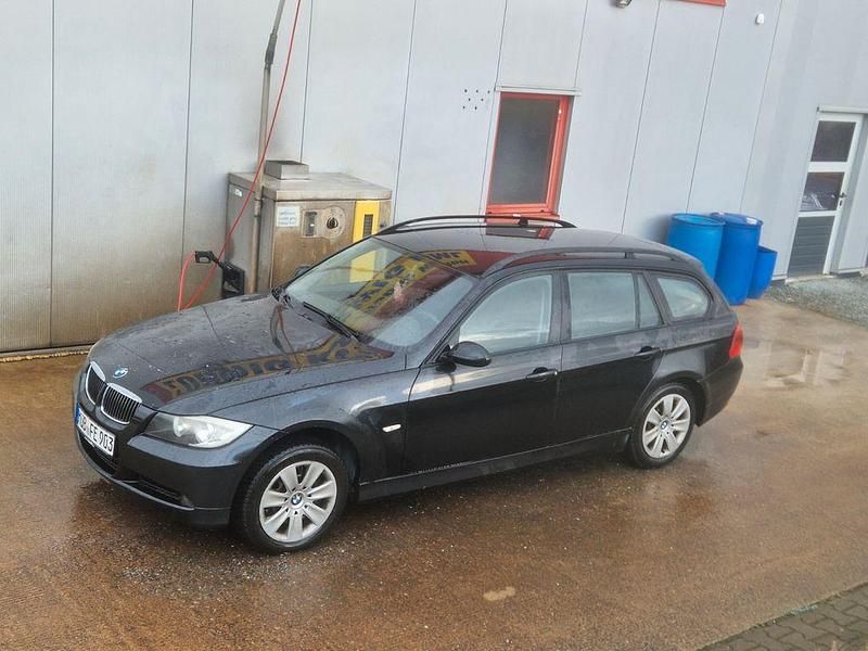 Gebraucht BMW 320 150 PS (110 kW) 2006 Schwarz Kombi