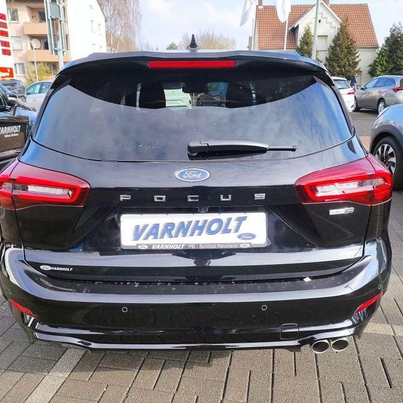 Usata Ford Focus ST-Line 125 CV (91 kW) 2024 Nero Station wagon