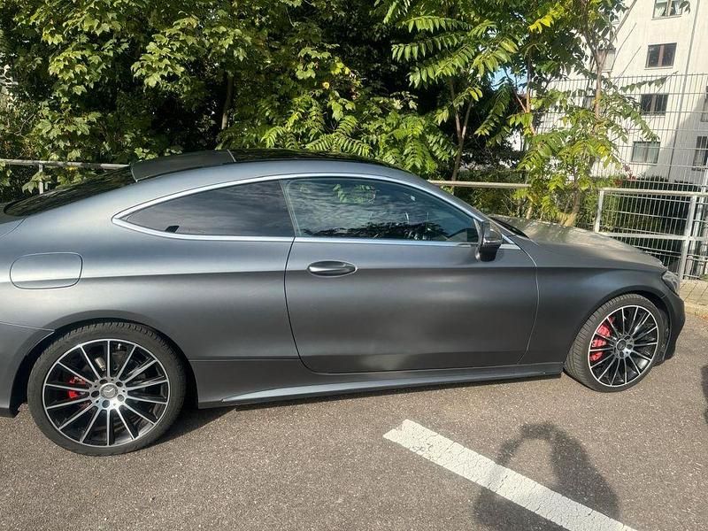 Grau Gebraucht 2016 Mercedes C220 AMG line Coupé | 23.500 € (Fairer Preis) - Bild 1/4