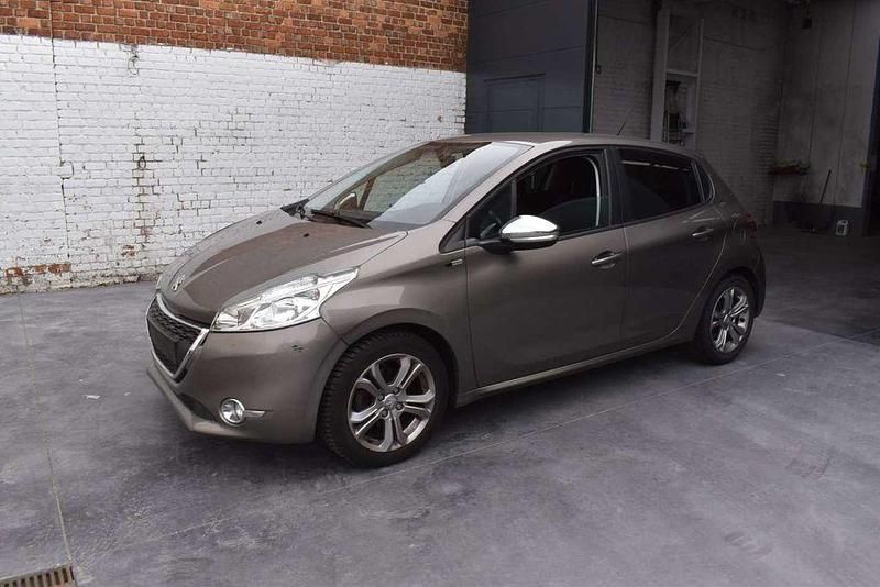 Beige Gebraucht 2015 Peugeot 208 Style Kleinwagen | 3.300 € (Superpreis) - Bild 1/4