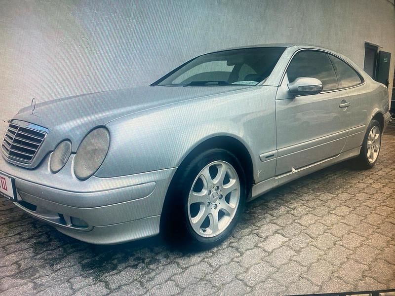 Gebraucht Mercedes CLK320 218 PS (160 kW) 2000 Silber Coupé