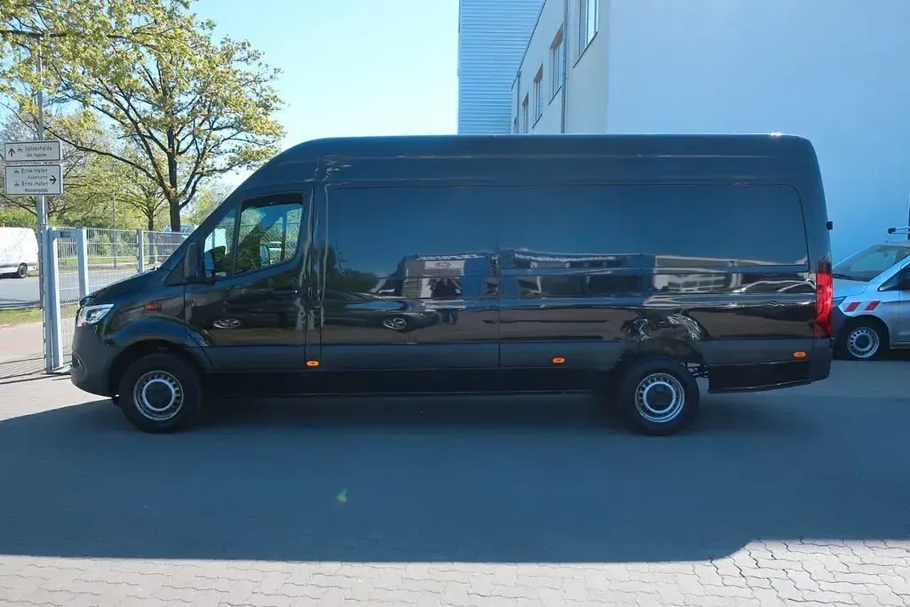 Gebraucht Mercedes Sprinter 190 PS (139 kW) 2023 Schwarz Van
