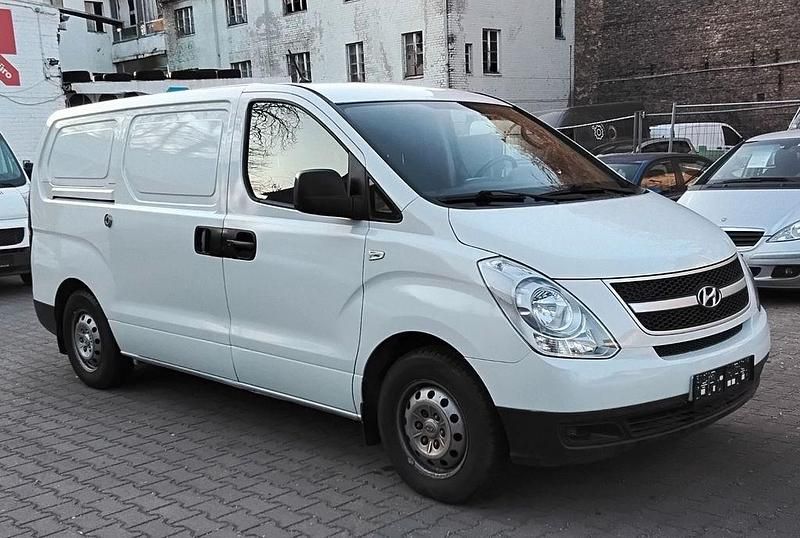 Gebraucht Hyundai H-1 110 PS (80 kW) 2011 Weiß Van / Kleinbus