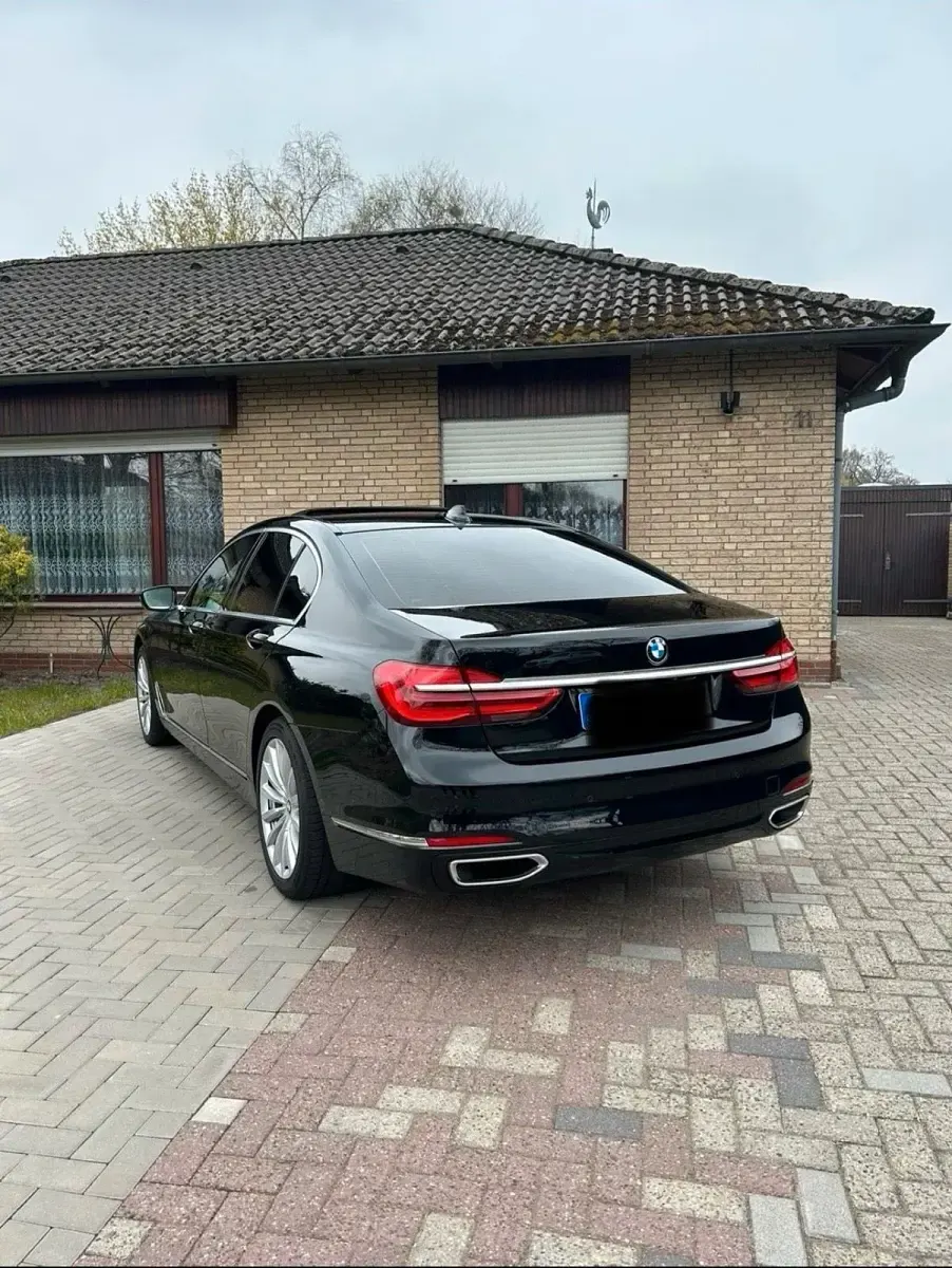 Gebraucht BMW 730 265 PS (194 kW) 2018 Schwarz Limousine
