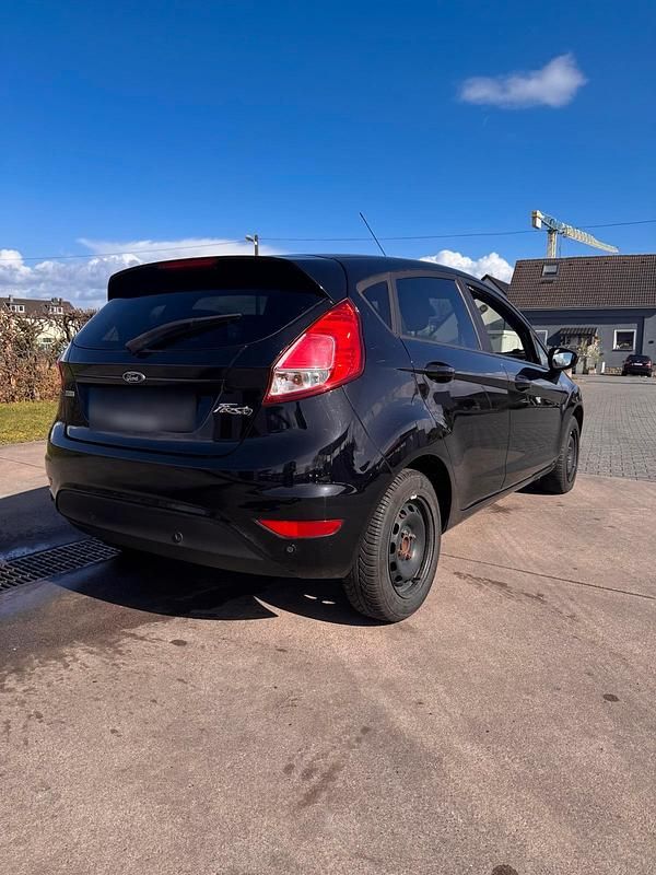 Gebraucht Ford Fiesta 101 PS (74 kW) 2016 Schwarz Limousine
