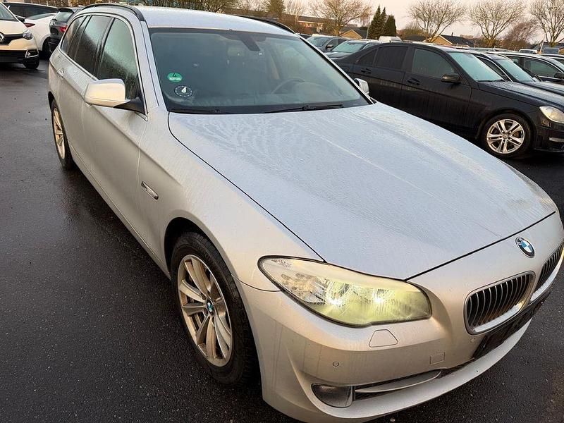 Gebraucht BMW 530 258 PS (189 kW) 2013 Silber Kombi